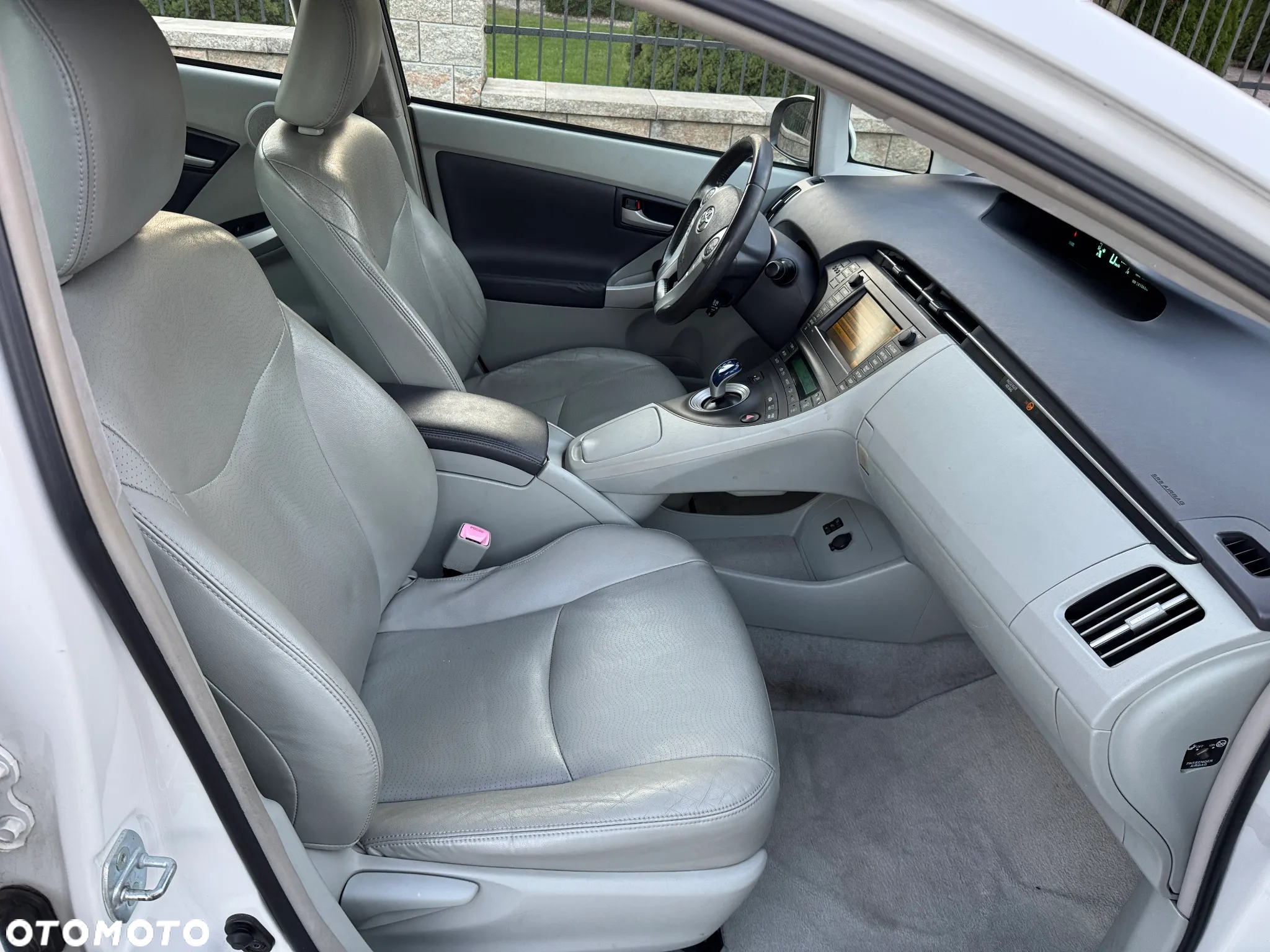 Toyota Prius 1.8 HSD Sol - 9