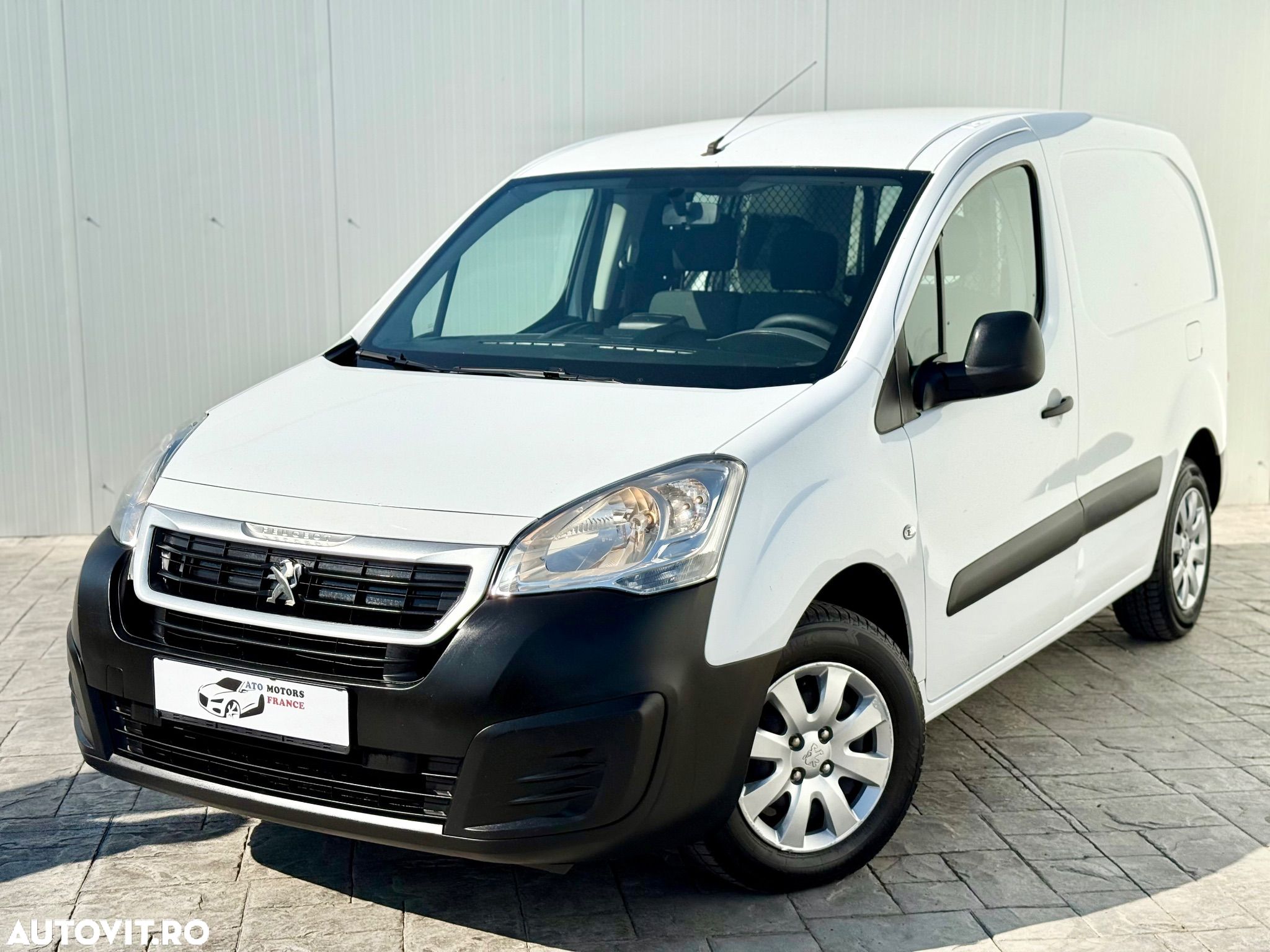 Peugeot Partner 1.6 BlueHDi 100 L2 Pro - 1