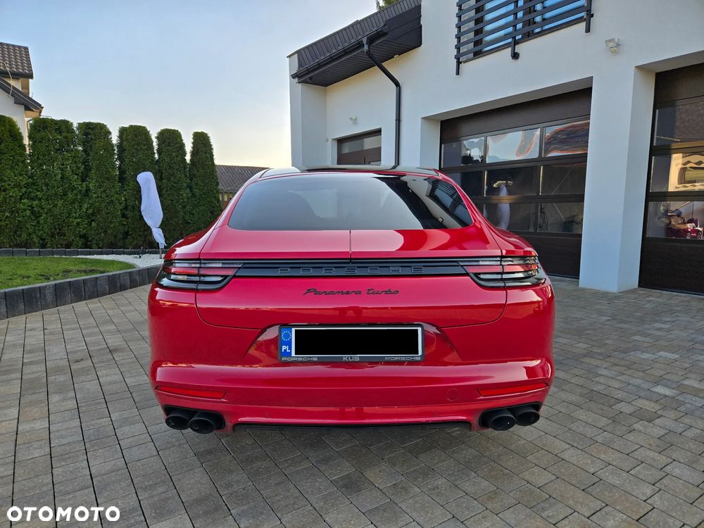 Porsche Panamera - 4