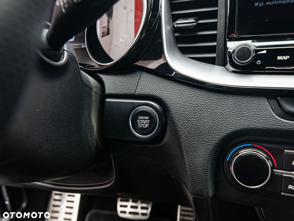 Kia ProCeed 1.6 T-GDI GT DCT - 16