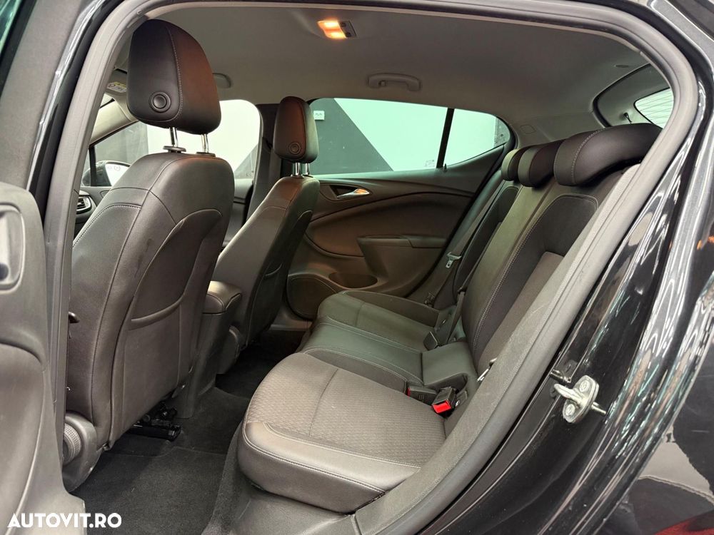 Opel Astra 1.4 Turbo Start/Stop Ultimate - 11