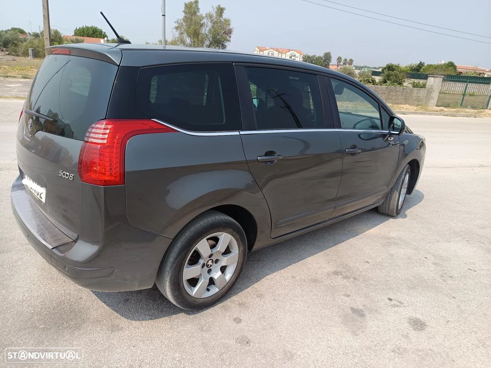 Peugeot 5008 1.6 HDi Allure J17 - 3