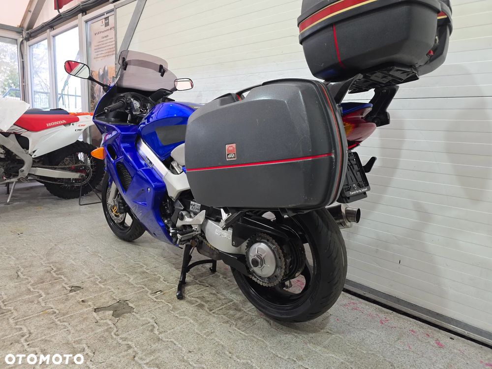 Honda VFR - 9