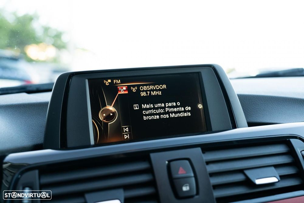 BMW 318 d Line Sport - 12