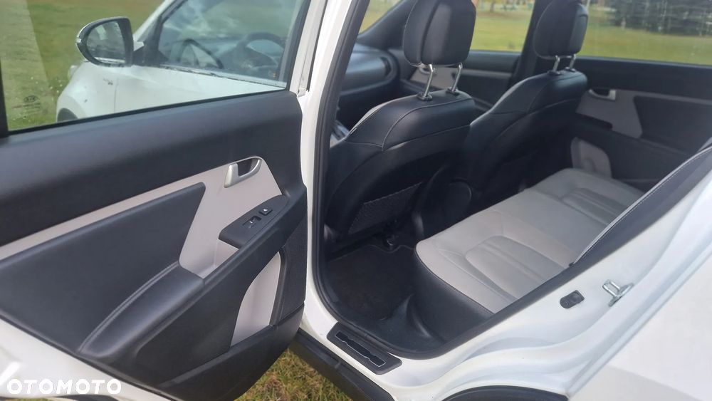 Kia Sportage 2.0 CRDI XL AWD - 9