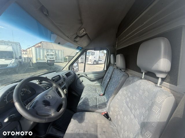 Mercedes-Benz Sprinter - 17