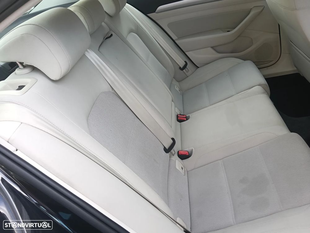 Volkswagen Passat 2.0 TDI Highline DSG — fotografia 30