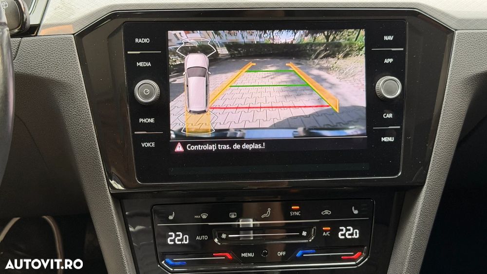 Volkswagen Passat 2.0 TDI DSG Comfortline - 26