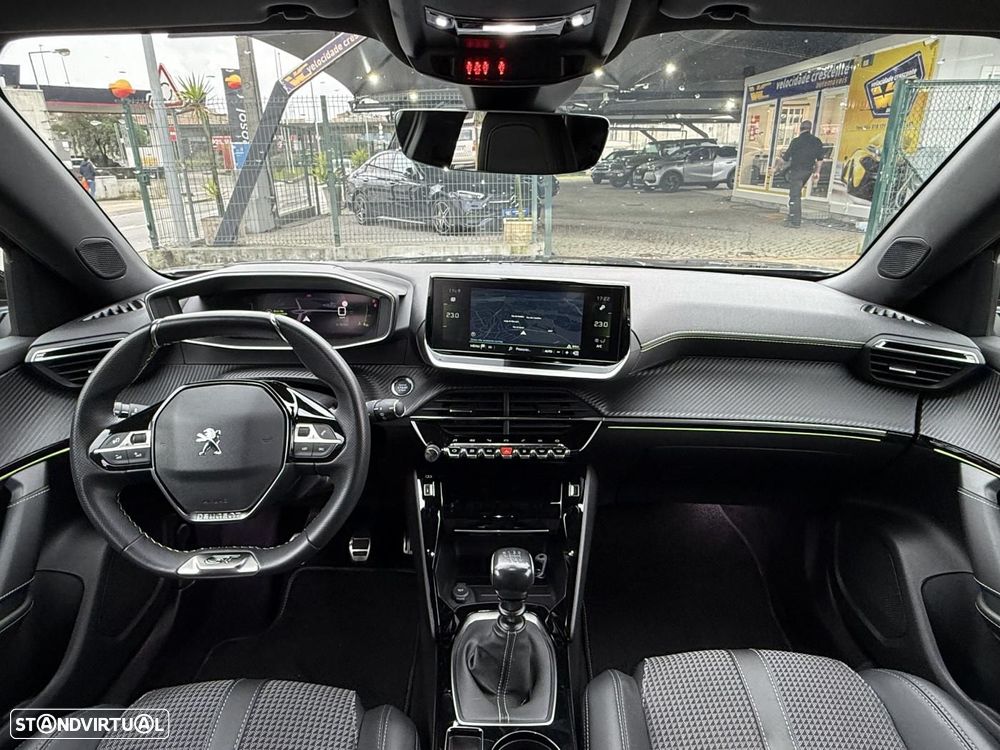 Peugeot 2008 1.2 PureTech GT - 33