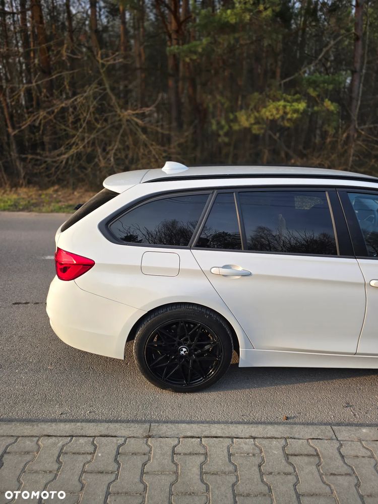 BMW Seria 3 320d Sport Line - 14