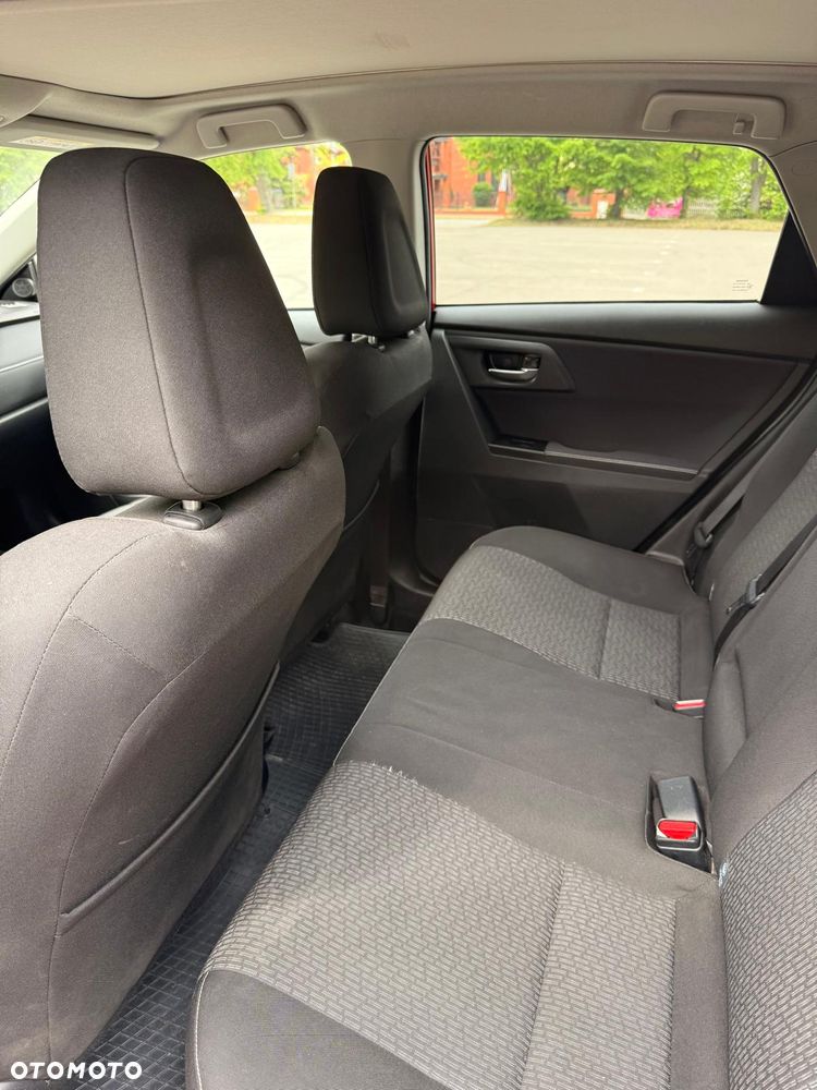 Toyota Auris - 2