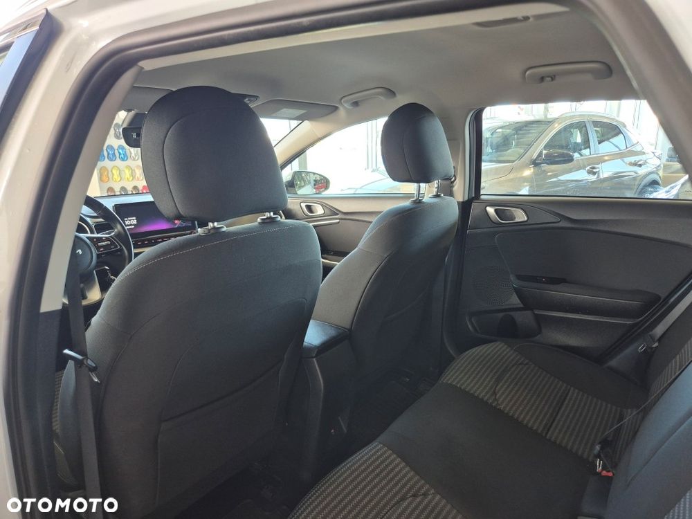 Kia Ceed 1.5 T-GDI M - 19