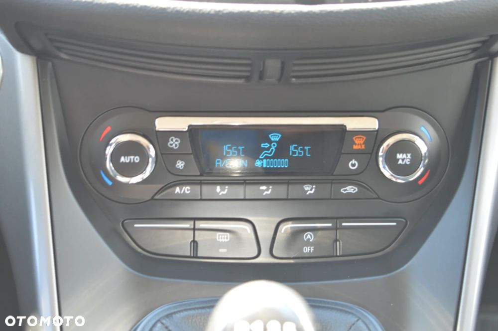 Ford Kuga 2.0 TDCi 2x4 Titanium - 17