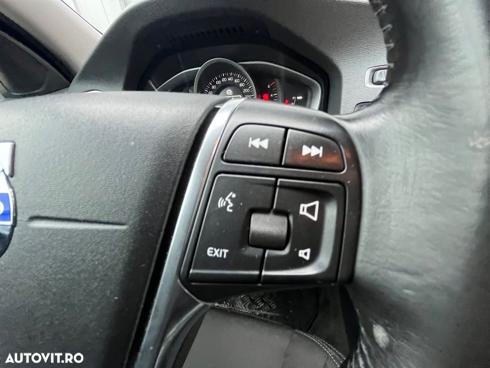 Volvo V60 D4 Momentum - 7