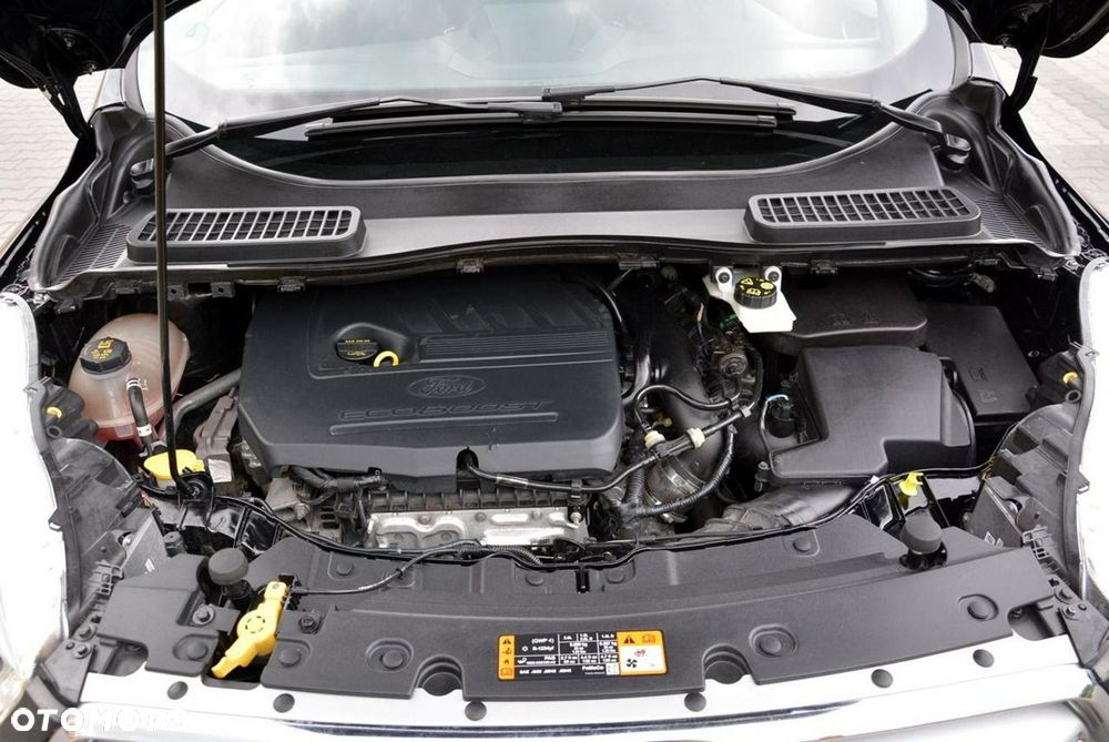 Ford Kuga 1.5 EcoBoost 2x4 Titanium - 36