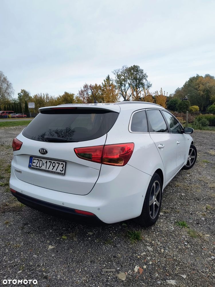 Kia Ceed - 8