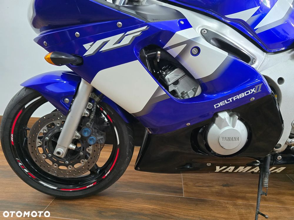 Yamaha R6 - 16