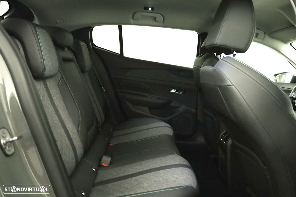 Peugeot 408 1.6 Hybrid Allure e-EAT8 - 22