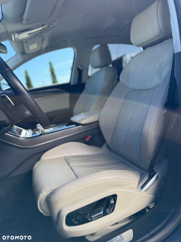 Audi A8 - 12