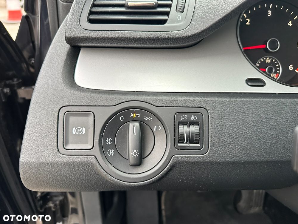 Volkswagen Passat 2.0 TDI DPF Comfortline - 27