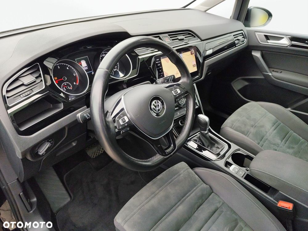 Volkswagen Touran - 9