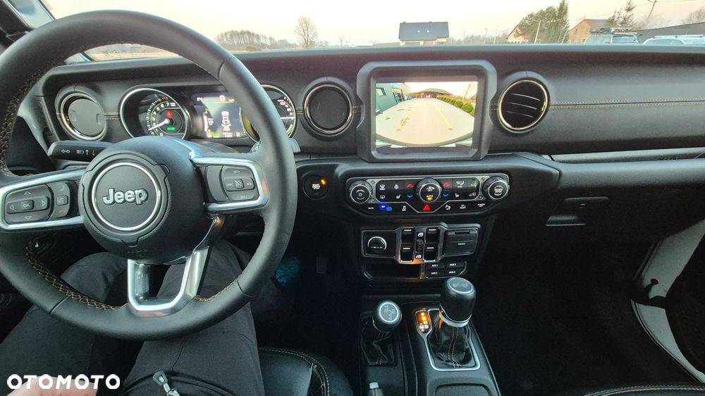 Jeep Wrangler - 30