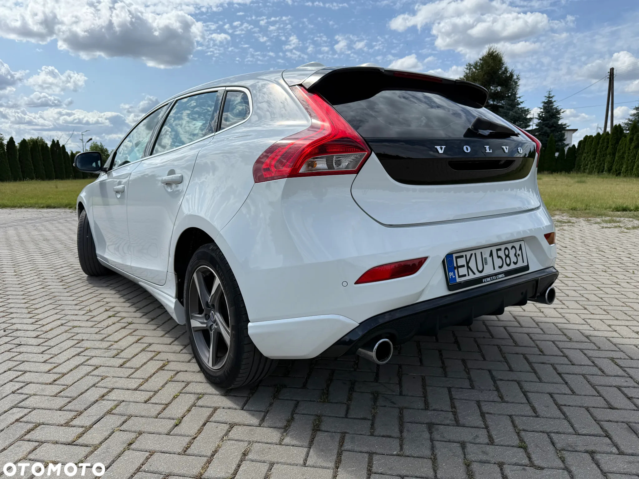 Volvo V40 D2 Drive-E R-Design Kinetic - 16