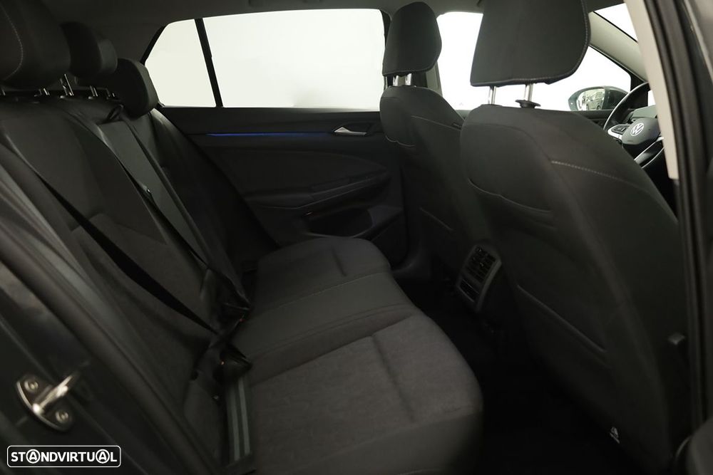 VW Golf 1.5 TSI e-Hybrid Life DSG - 23