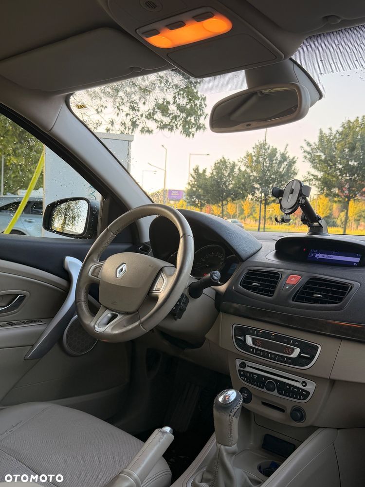 Renault Fluence 1.6 16V Privilege Euro5 - 15
