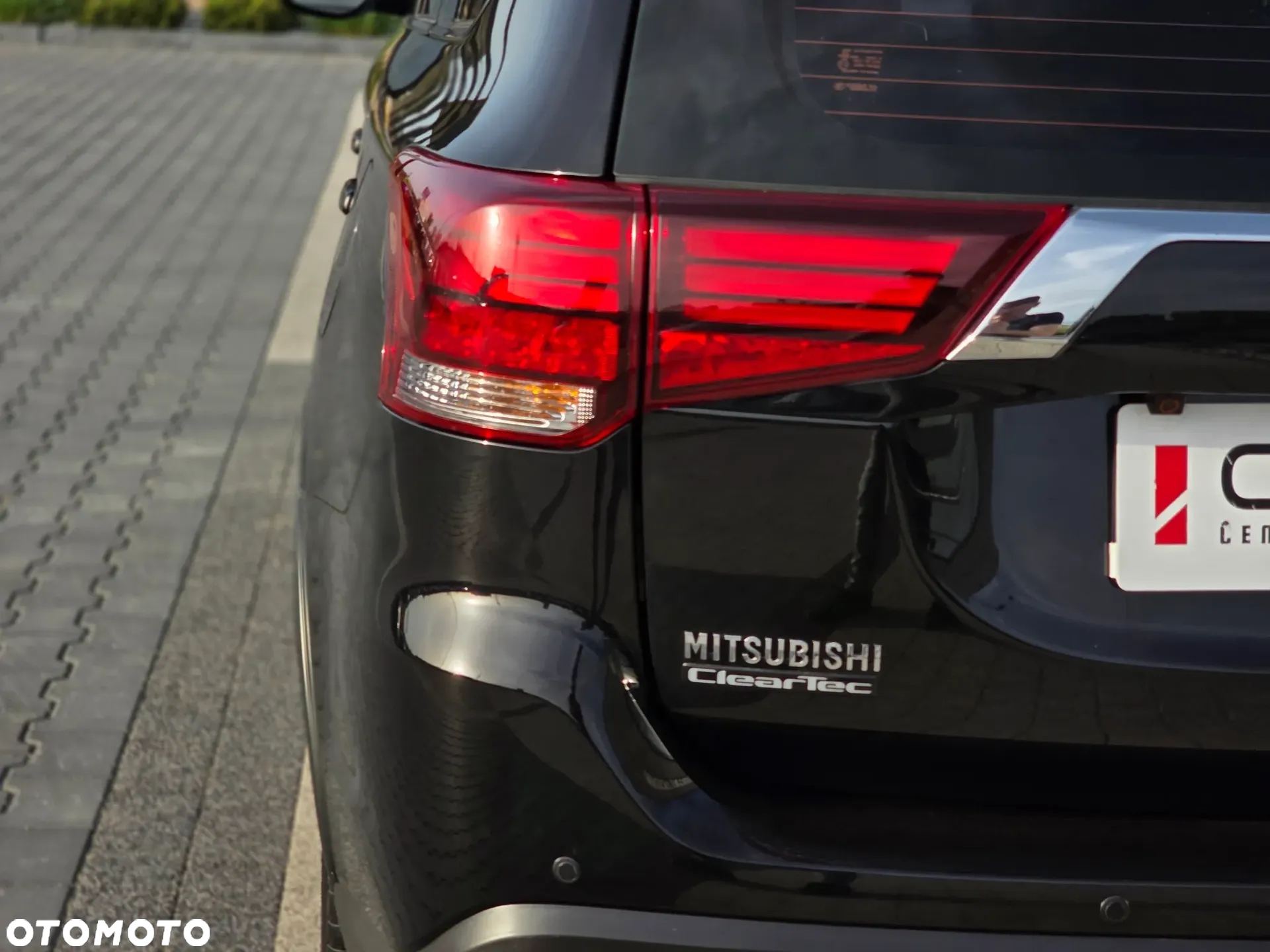 Mitsubishi Outlander 2.0 Invite + 2WD - 8