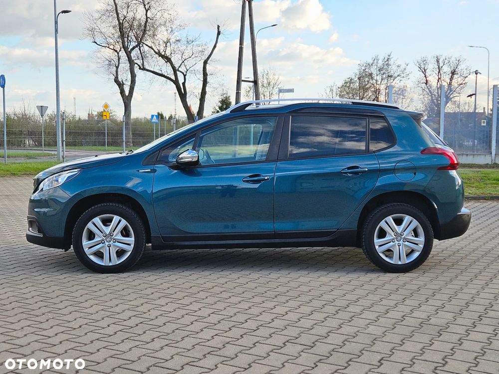 Peugeot 2008 1.2 Pure Tech Style S&S - 2