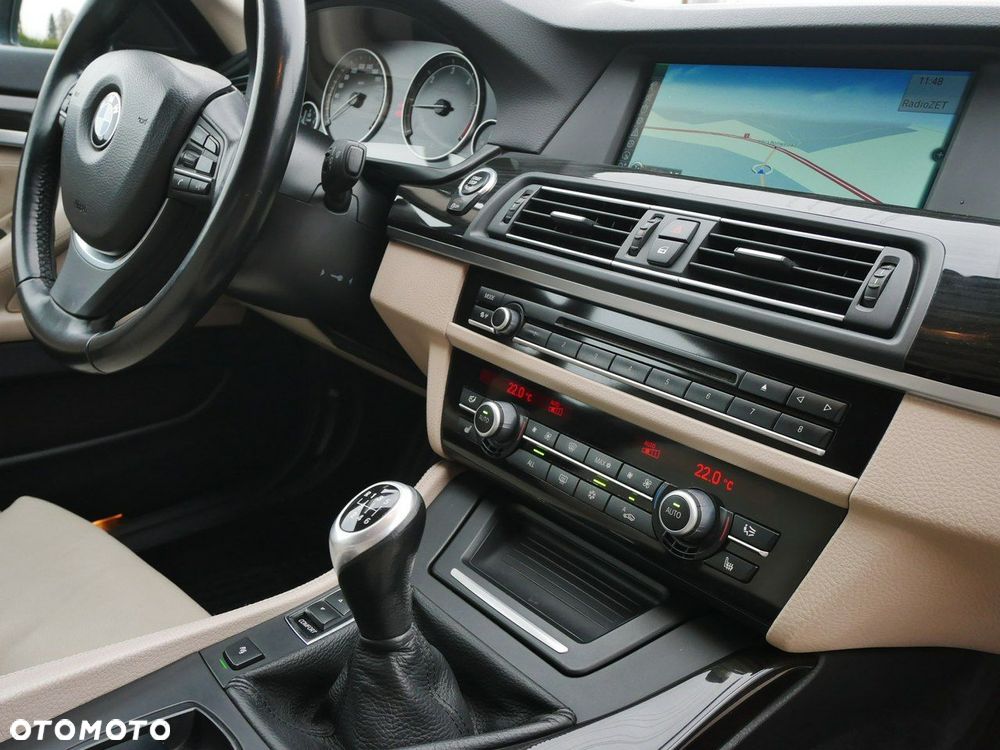 BMW Seria 5 520d Luxury Line - 24