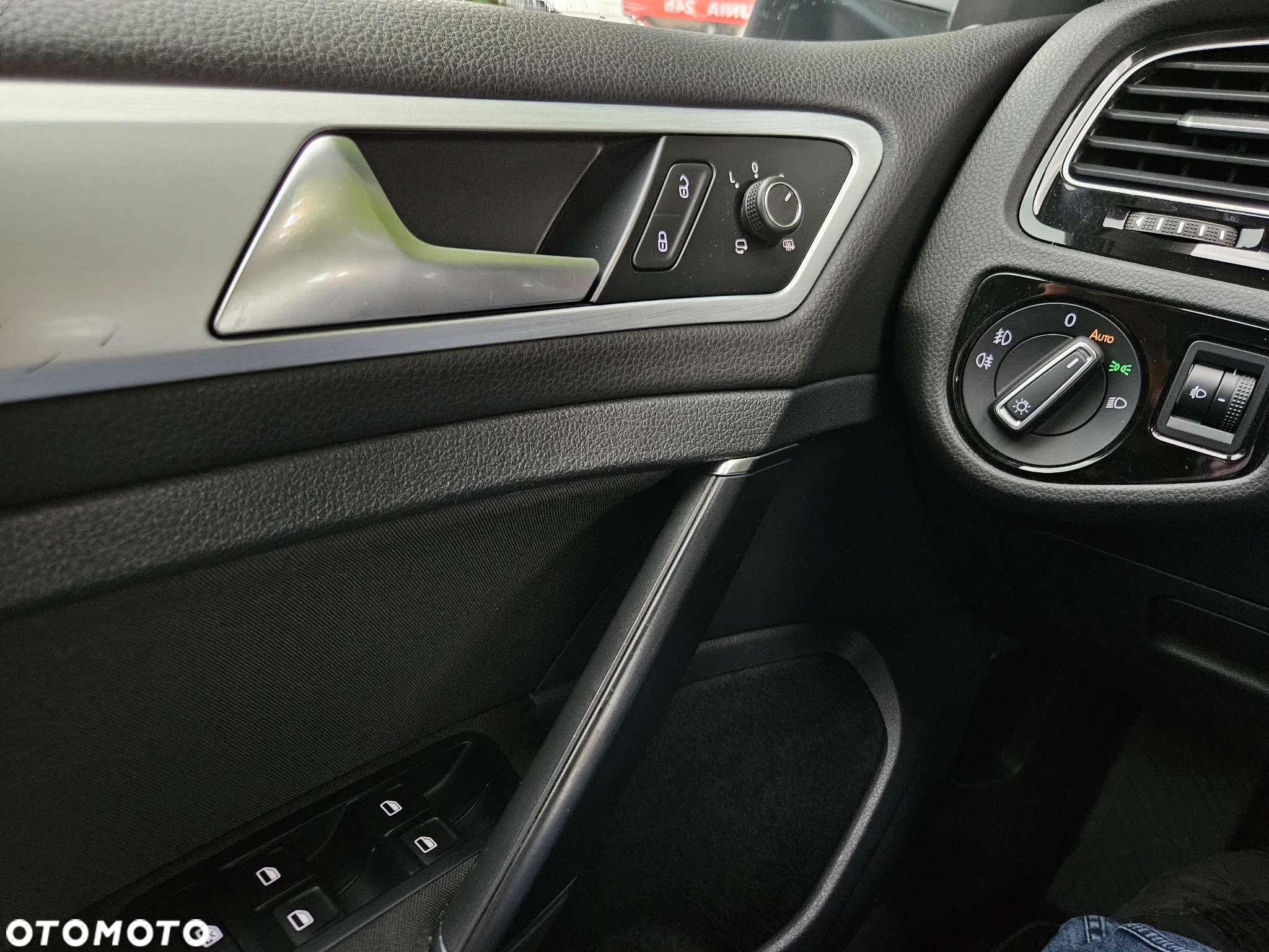 Volkswagen Golf - 12