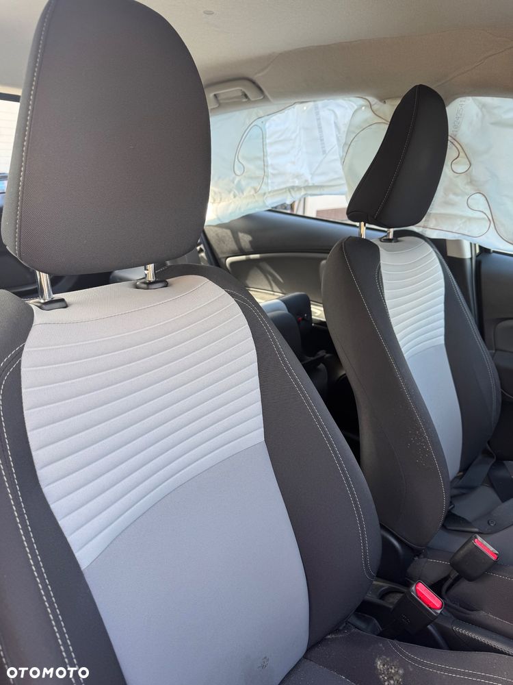 Toyota Yaris Hybrid 100 Life - 23