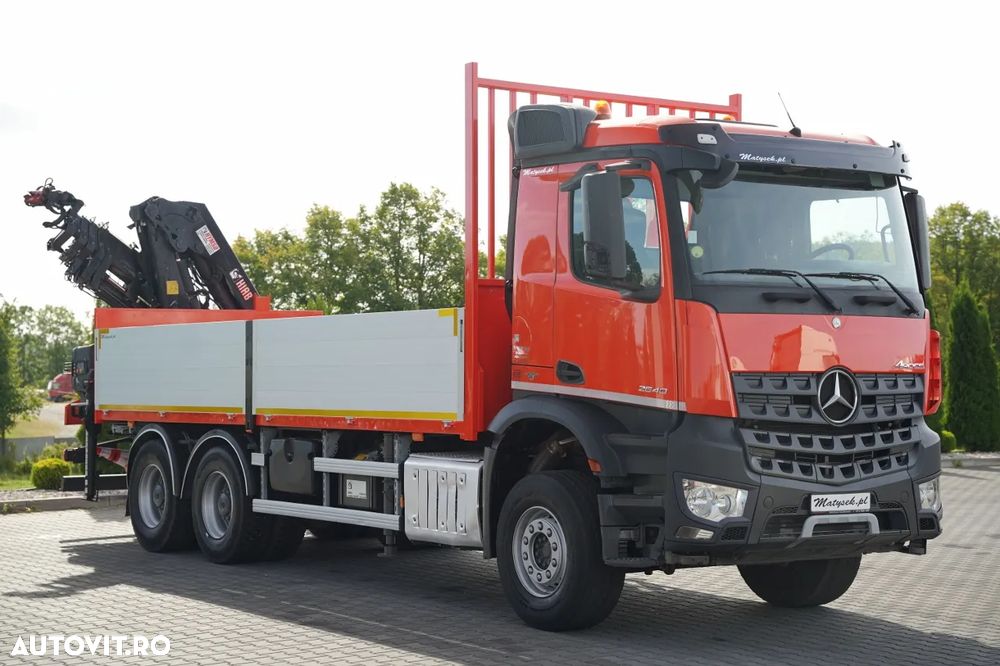 Mercedes-Benz AROCS 2640 / 6x4 / CAROSERIE BALANȚĂ - 6,5 M / MACARA HIAB X-HIDUO 188 ES-5 / CAPACITATE MAXIMĂ DE RIDICARE: 5.200 KG / ROTATOARE / TELECOMANDĂ / PODEA RESISTENTĂ / TRANSMISIE AUTOMATĂ - 14