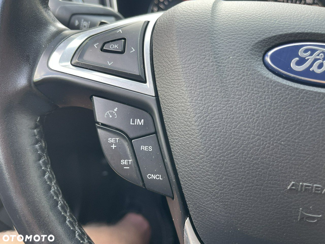 Ford Mondeo - 36