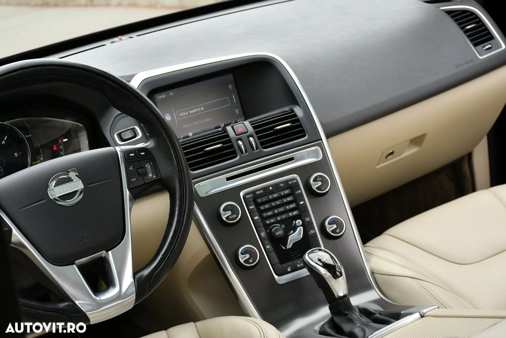 Volvo XC 60 D3 Geartronic Summum - 28