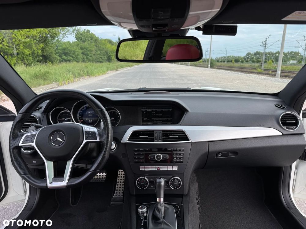 Mercedes-Benz Klasa C 63 AMG - 14