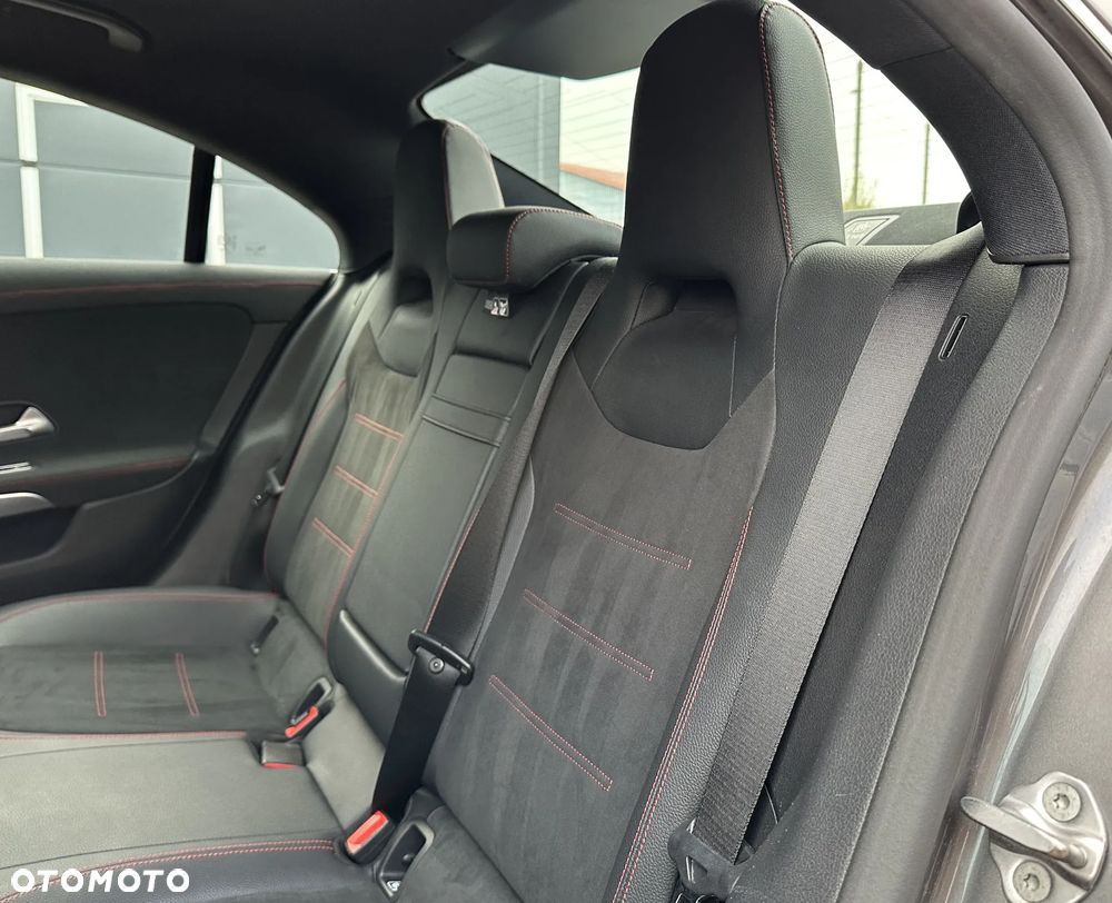 Mercedes-Benz CLA 200 AMG Line 7G-DCT - 12