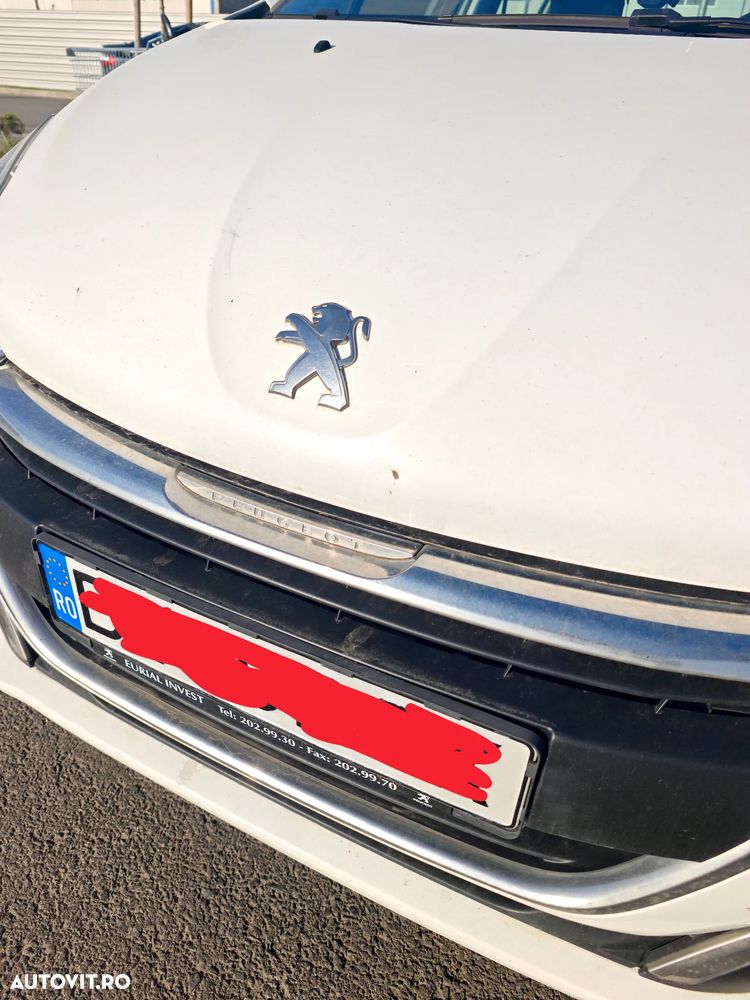 Peugeot 208 1.2 L PureTech Active - 8