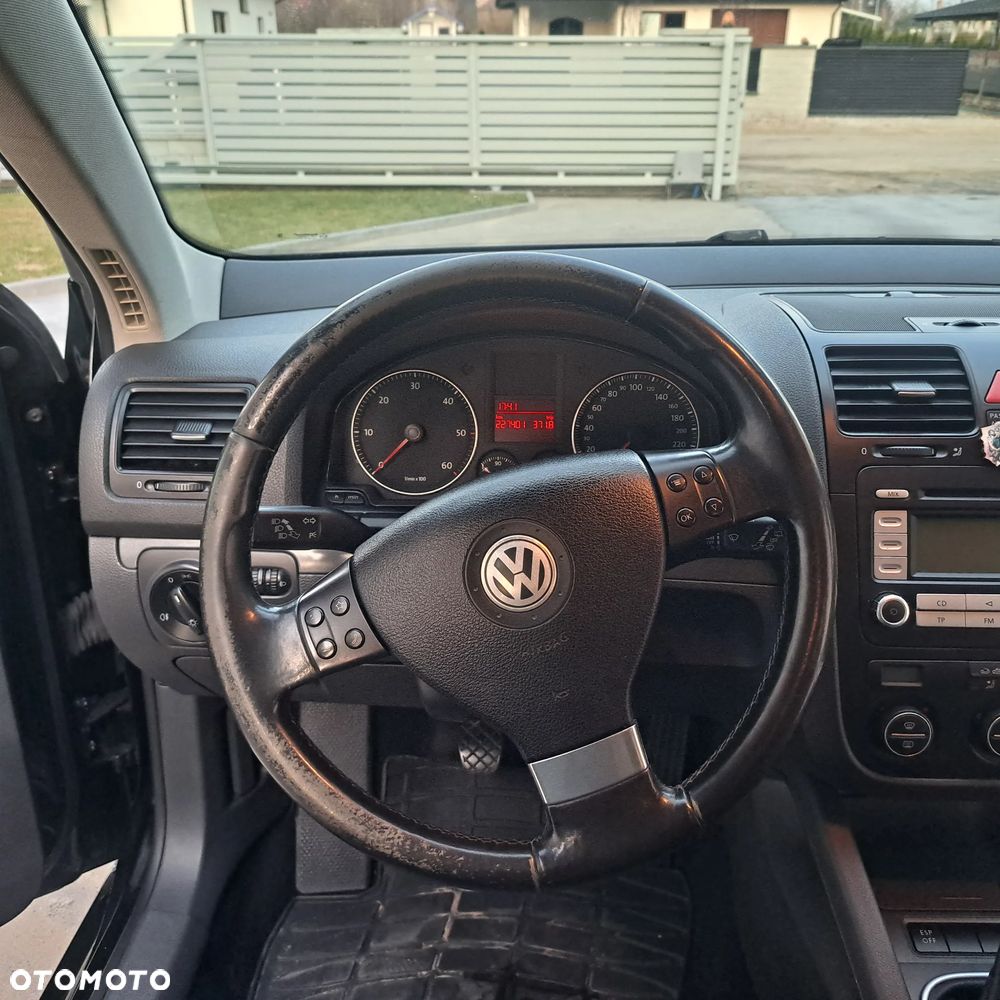 Volkswagen Golf - 11