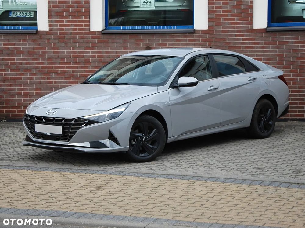 Hyundai Elantra 1.6 Smart CVT - 23