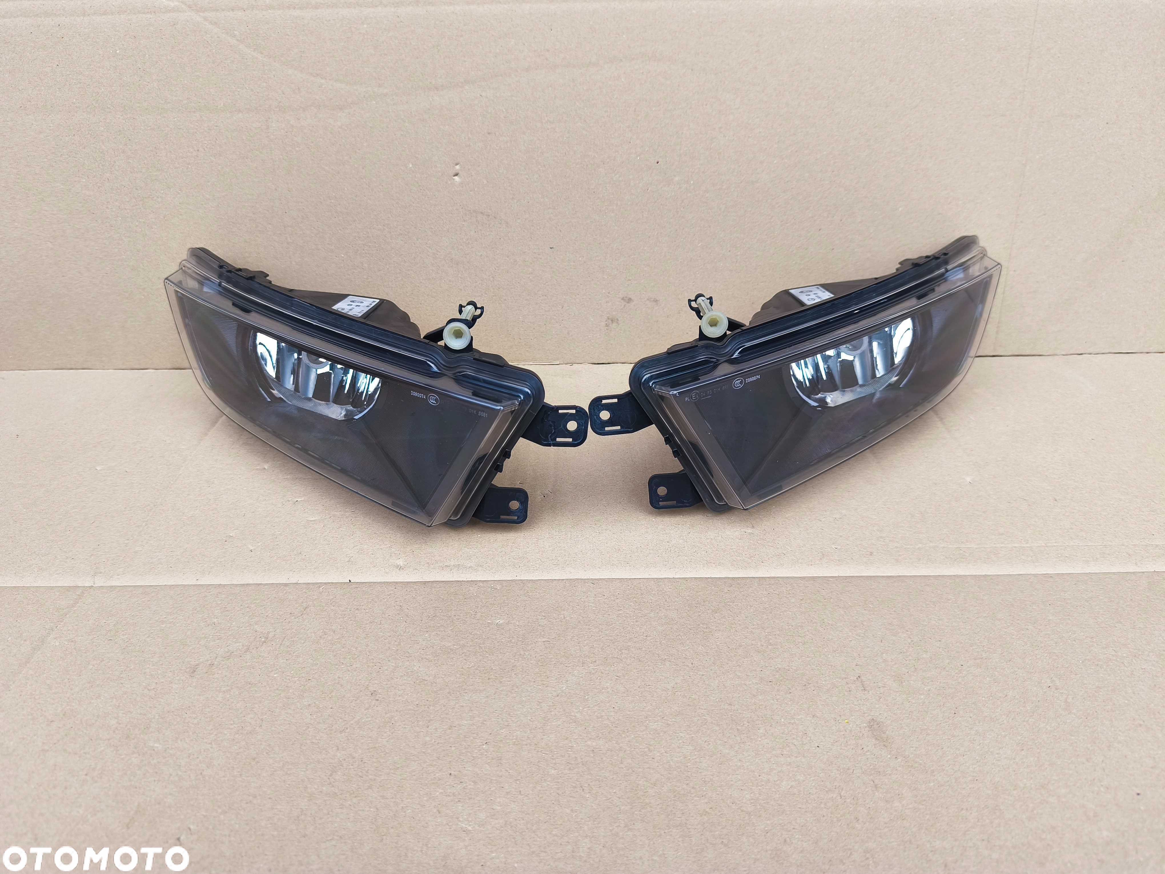 SKODA OCTAVIA III 12-16 halogen przeciwmgłowy zderzaka lewy prawy igła - 5