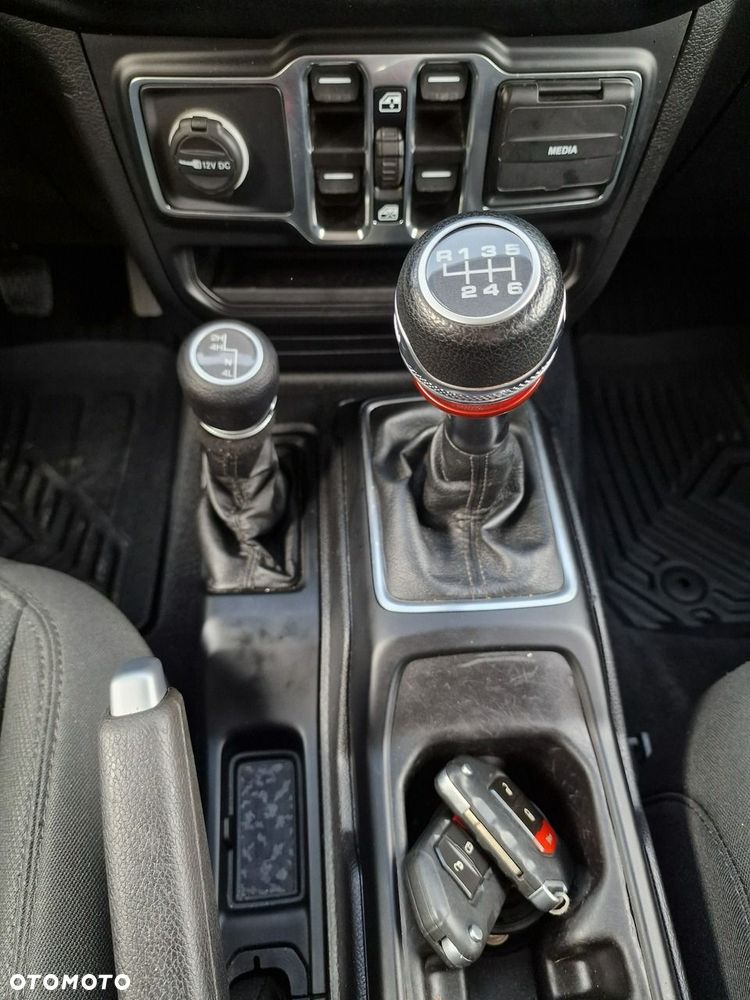Jeep Wrangler - 20