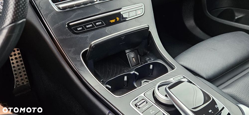 Mercedes-Benz Klasa C 220 d 4Matic 9G-TRONIC AMG Line - 40