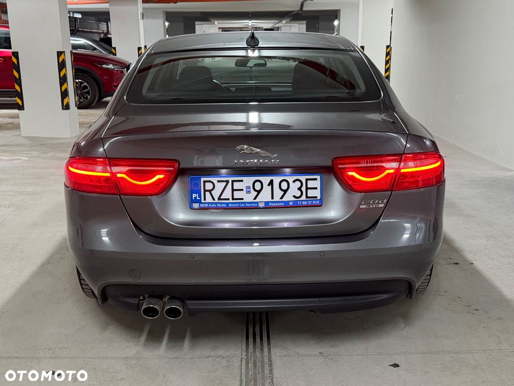 Jaguar XE 20d AWD Pure - 4
