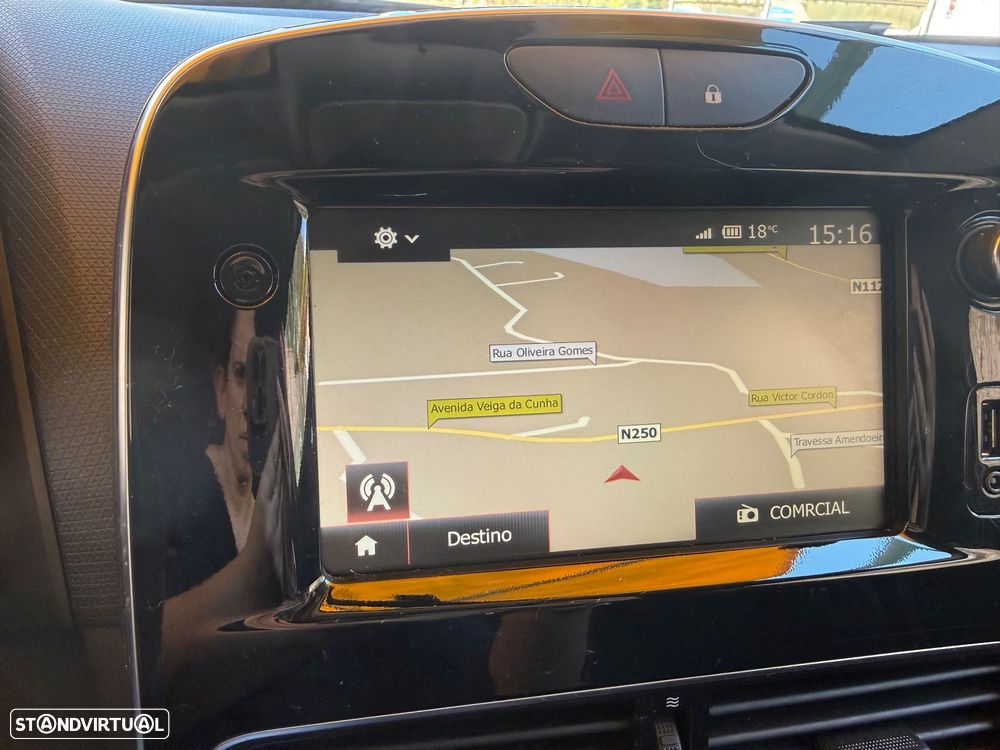 Renault Clio Sport Tourer 0.9 TCe Limited - 11