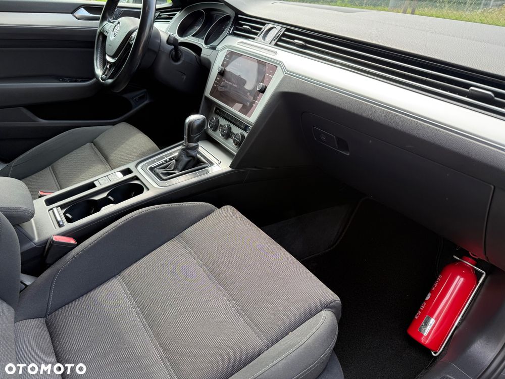 Volkswagen Passat Variant 1.6 TDI SCR DSG Comfortline - 35