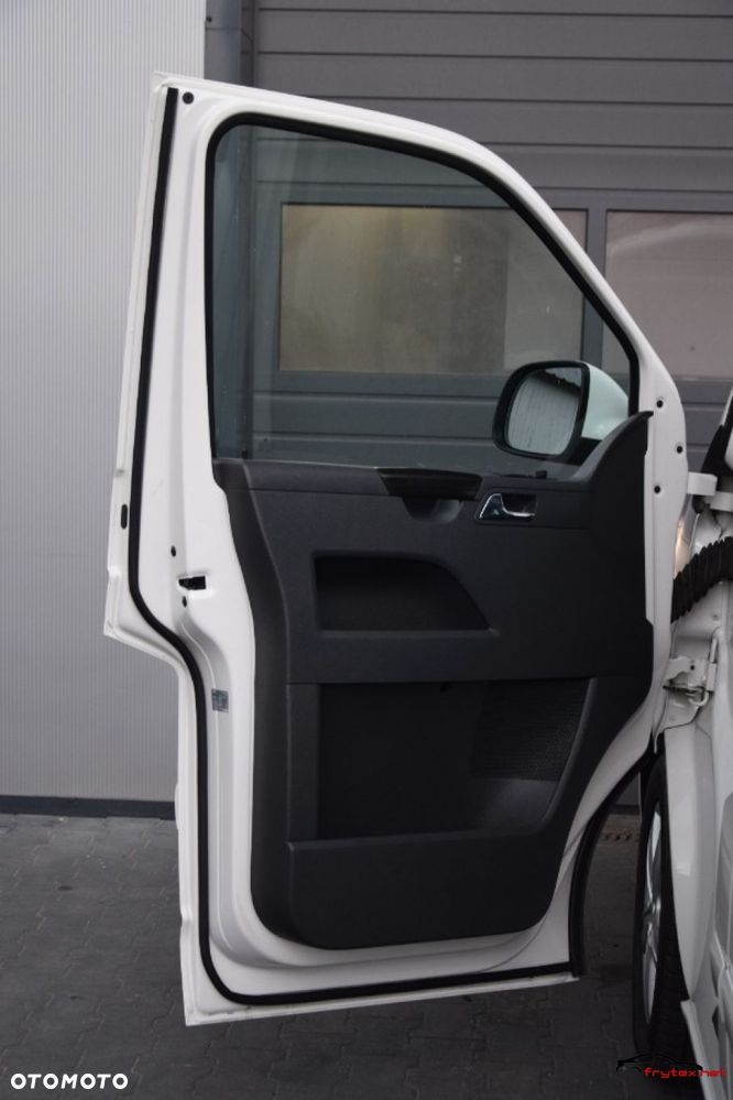 Volkswagen Caravelle - 16