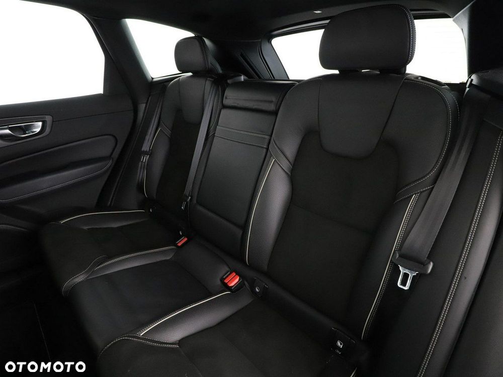 Volvo XC 60 T5 AWD Geartronic RDesign - 18